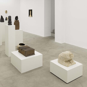 Keiji Ito, Humans and expression, exhibition view. Courtesy of kaufmann repetto