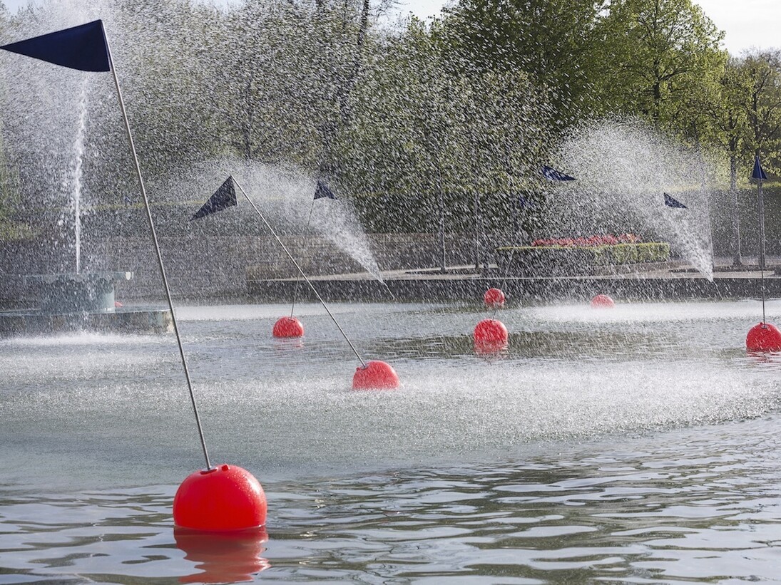 Pavla Sceranková in collaboration with Lucia Sceranková, Tipping Point, 2017. Photo: Eoin Carey. Courtesy the artists and Pump House Gallery