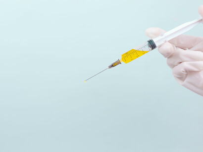 (mis)diagnosis and its sonogram batteries
whose juice fizzles out upon my pregnant belly…
