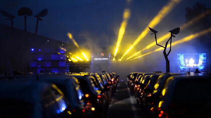 La nueva modalidad de discotecas «drive-in» en Alemania