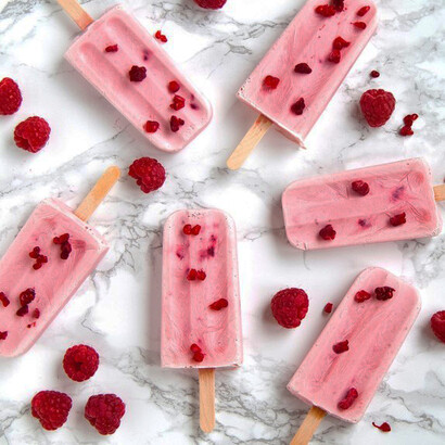 Al rico helado de frambuesa