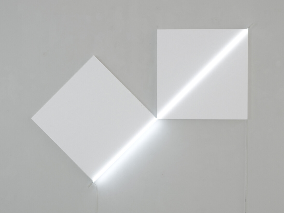 François Morellet, Enfilade n°1, 2013 Acrilico su tela su legno e neon bianco, 184x241 cm Courtesy A arte Invernizzi, Milano
