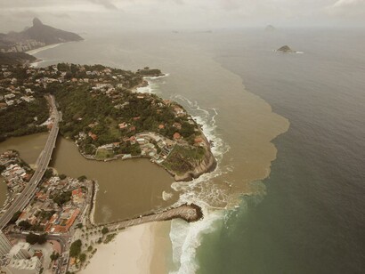 Três em cada dez praias brasileiras são impróprias para banho no Brasil. Foto de Mario Moscatelli