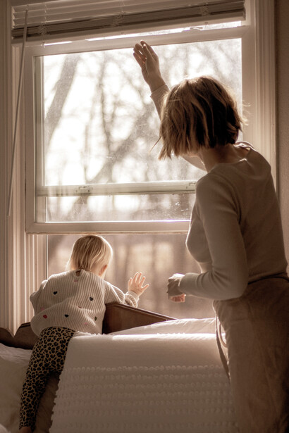 La casa de la abuela es un refugio contra la hostilidad del afuera, es entrar en un mundo que es un poco nuestro, pero no del todo