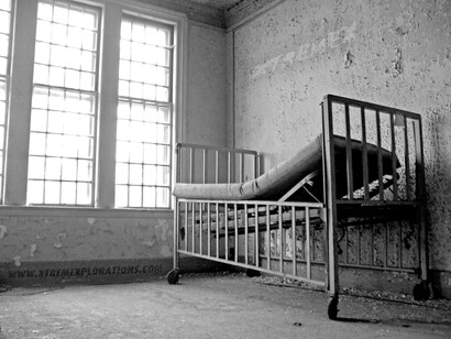 Habitación de un antiguo manicomio