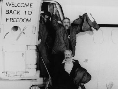 Llegada de los rehenes de la embajada en Teherán a suelo estadounidense (1981)