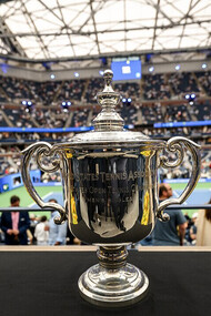 Photo du trophée du championnat masculin en simple de l'US Open au Billie Jean King National Tennis Center à Flushing Meadows, New York, dimanche 7 septembre 2025