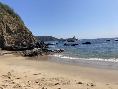 En Playa Elefante, las olas, la arena y la singular formación rocosa con forma de trompa crean un paisaje tan bello como emocionante