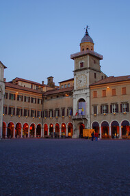 Modena by night