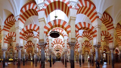 Interior de la mezquita de Córdoba