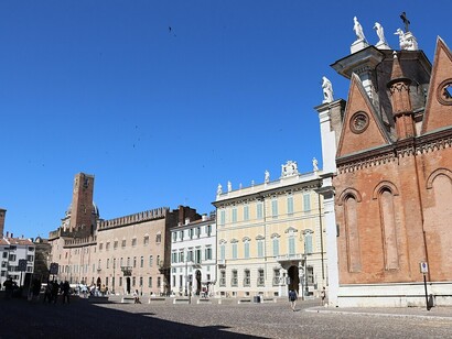 Piazza Sordello, Mantova, Italia
