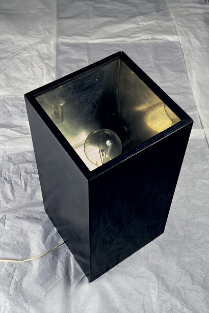 Alghiero Boetti. "Lampada annuale", wood, mirror, light bulb, 1966