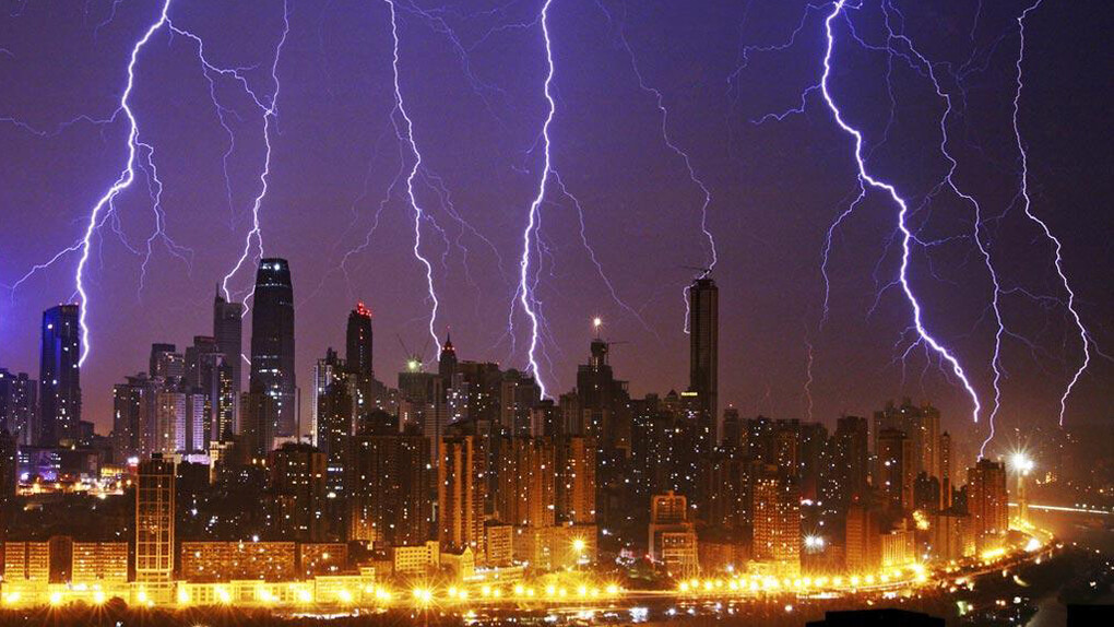 Chongqing, China. Tempestade sobre a cidade