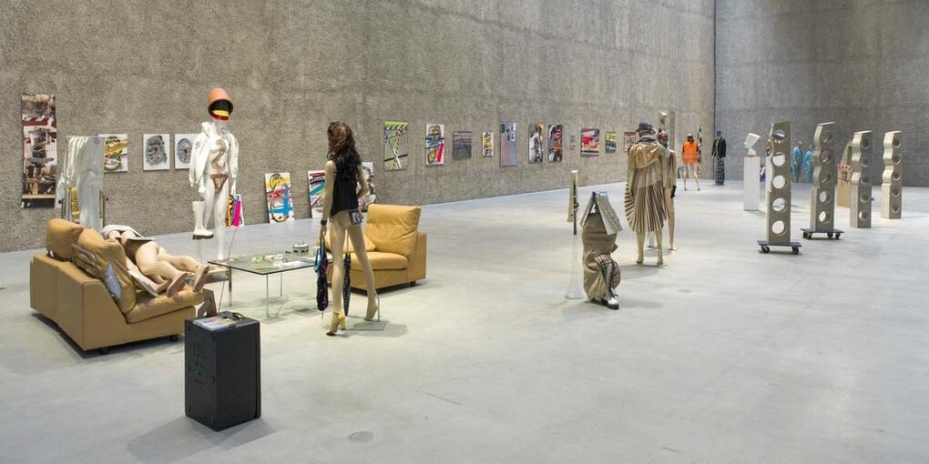 Isa Genzken. Courtesy of König Galerie