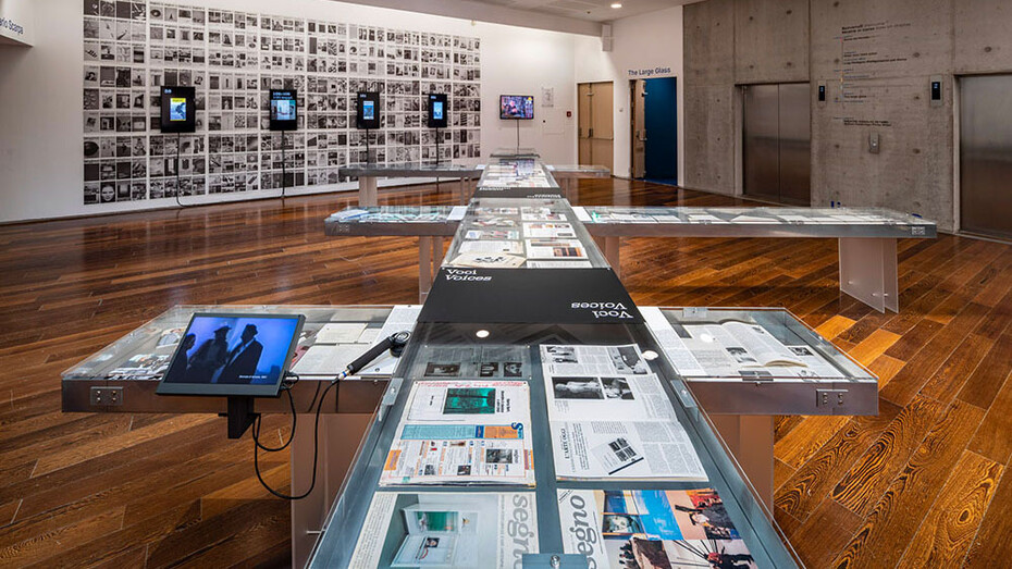 L’archivio della rivista Segno. Attualità internazionali d'arte contemporanea, 1976 - 2026, veduta della mostra. Cortesia di Maxxi