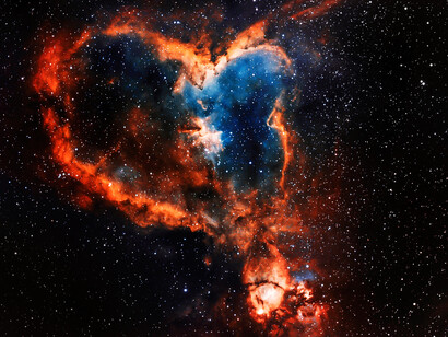 IC 1805 es también conocida como Nebulosa del Corazón, se llama así por su característica forma en fotografías de larga exposición
