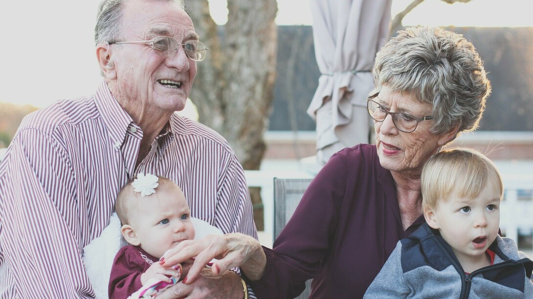 Grandparents and their grandchildren. Emotional intelligence is important in everyday life 