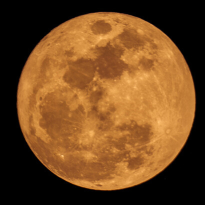 Kate Breakey, Full moon. Courtesy of Etherton Gallery