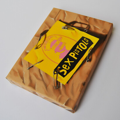 Marica Fasoli, 1979 – Stati Uniti – Il bassista dei Sex Pistols Sid Vicious viene trovato morto per overdose