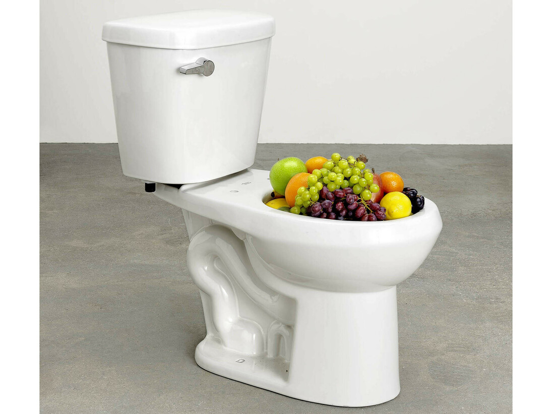 Urs Fischer, TBD toilet,
2015,
porcelain toilet, polystyrene, fruit,
76.8 x 44.5 x 70.5 cm / 30 ¼ x 17 ½ x 27 ¾ in,
edition 1 of 2 + a/p, Copyright the artist, courtesy Sadie Coles, HQ, London