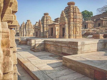 From the remains of the foundations, it is deduced that nearly 200 temples, big and small, stood in this complex