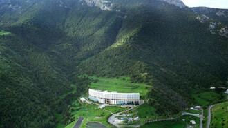 Located in Zarafshan Valley, the Uzbek region of Jizzakh is a wonder of nature
