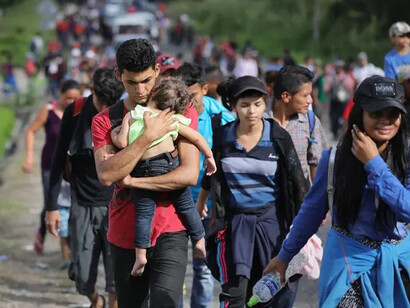 Caravana migrantes centroamericanos intenta llegar a los EE. UU. vía México