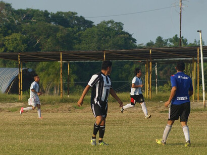 Partido de fútbol llanero en México: yo había formado parte de las infantiles a, b y c, que van desde los cinco hasta los diez y no recuerdo ni quiénes eran mis compañeros