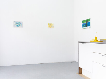 Tom Król, Blowing raspberries, exhibition view. Courtesy of Pizza Gallery