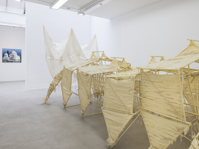 Theo Jansen and Ulf Puder, vita activa, exhibition view. Courtesy of Akinci 