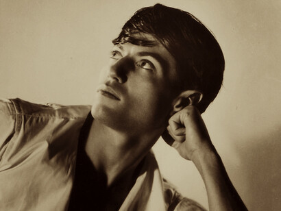 Serge Lifar (1905-1986), de origen ucraniano pero nacionalizado francés, fue en los años  bailarín y luego primer bailarín en los Ballets Rusos de Diaghilev y primer bailarín y director del Ballet de la Ópera de París durante casi tres décadas