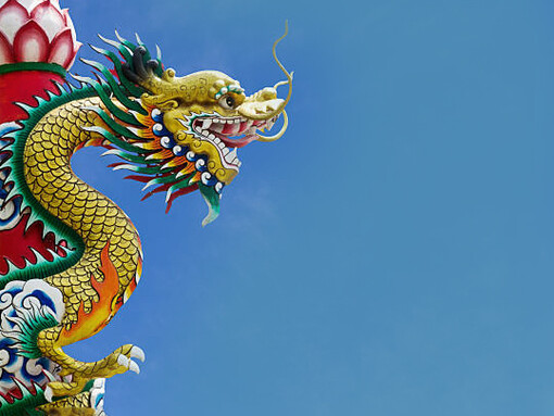 Il superamento del punto critico comporta un cambiamento improvviso, che non riusciamo a spiegare con le nostre categorie tradizionali di pensiero