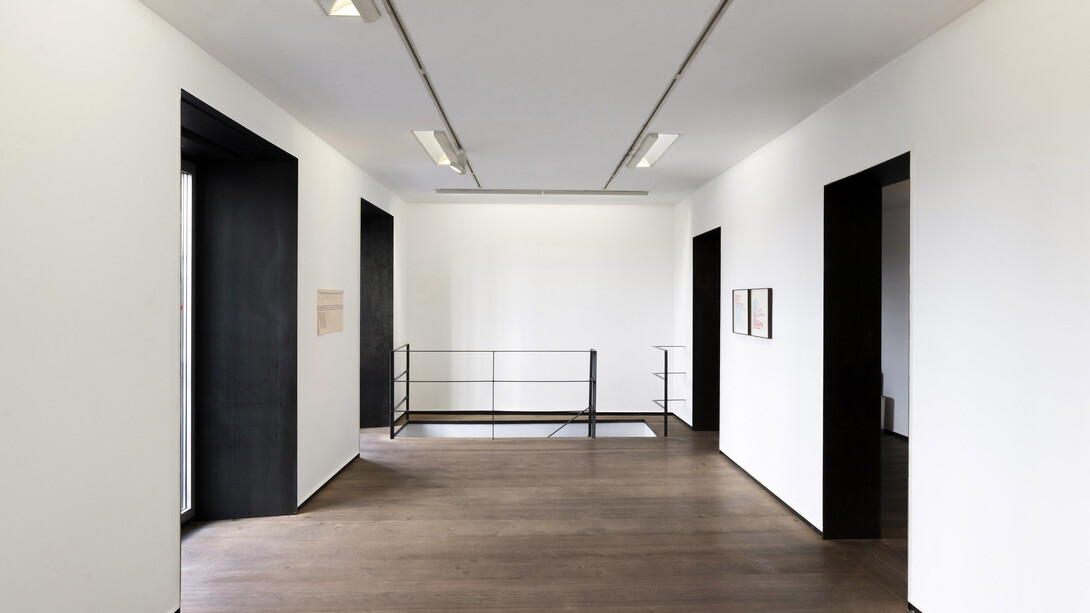 Giorgio Griffa, vista de exhibición. Cortesía de la Galería Rafael Pérez Hernando