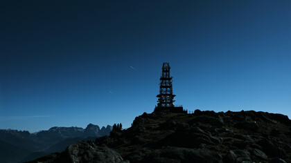 La humanidad atraviesa una etapa de transformación en la que, entre crisis de comunicación, tensiones políticas y conciencia planetaria emergente, comienza a vislumbrarse el difícil paso hacia una civilización más integrada con el mundo que habita