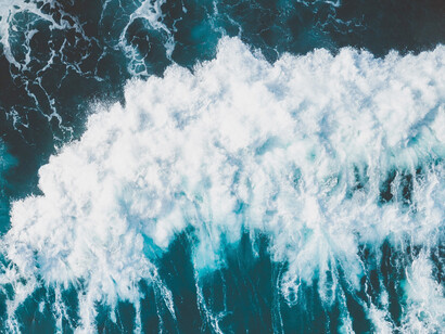 Il mare cerca sempre uno scoglio contro cui abbattersi