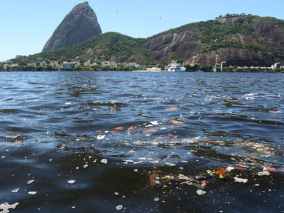 Rio de Janeiro. Os problemas de poluição na Baía de Guanabara