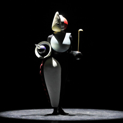 Presentación 100 años del Triadisches Ballett, 2014, Ballet Juvenil Bávaro de Münich, foto de Maria Laure Briane