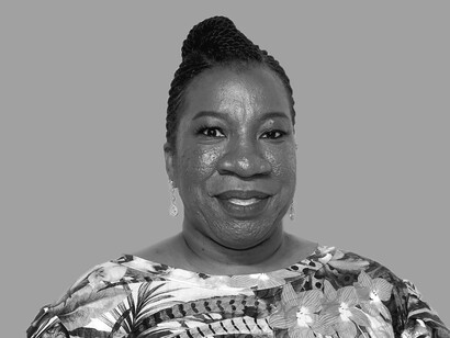 Tarana Burke recibió el premio Reindehour al Valor en 2018, el cual se otorga a las personas que demuestran una defensa valiente del interés público y un compromiso apasionado con la justicia social