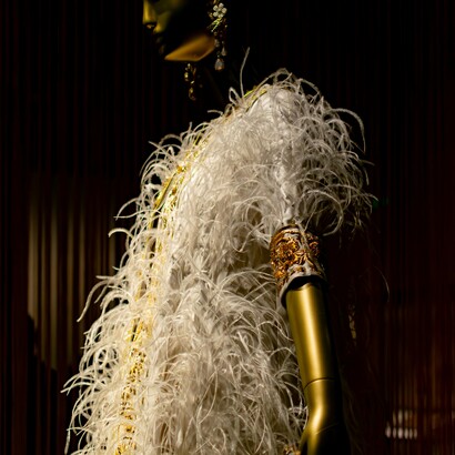 Le sfilate di haute couture non hanno solo una funzione commerciale, ma sono anche espressione di cultura, innovazione e identità delle grandi maison