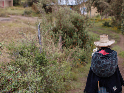 Todos los días pensaba que era el final de sus días, el momento pleno de la elevación de las almas, extrañaba tanto dormir, el último don que le habían quitado, la posibilidad de soñar.
Cajamarca, Perú, 2022