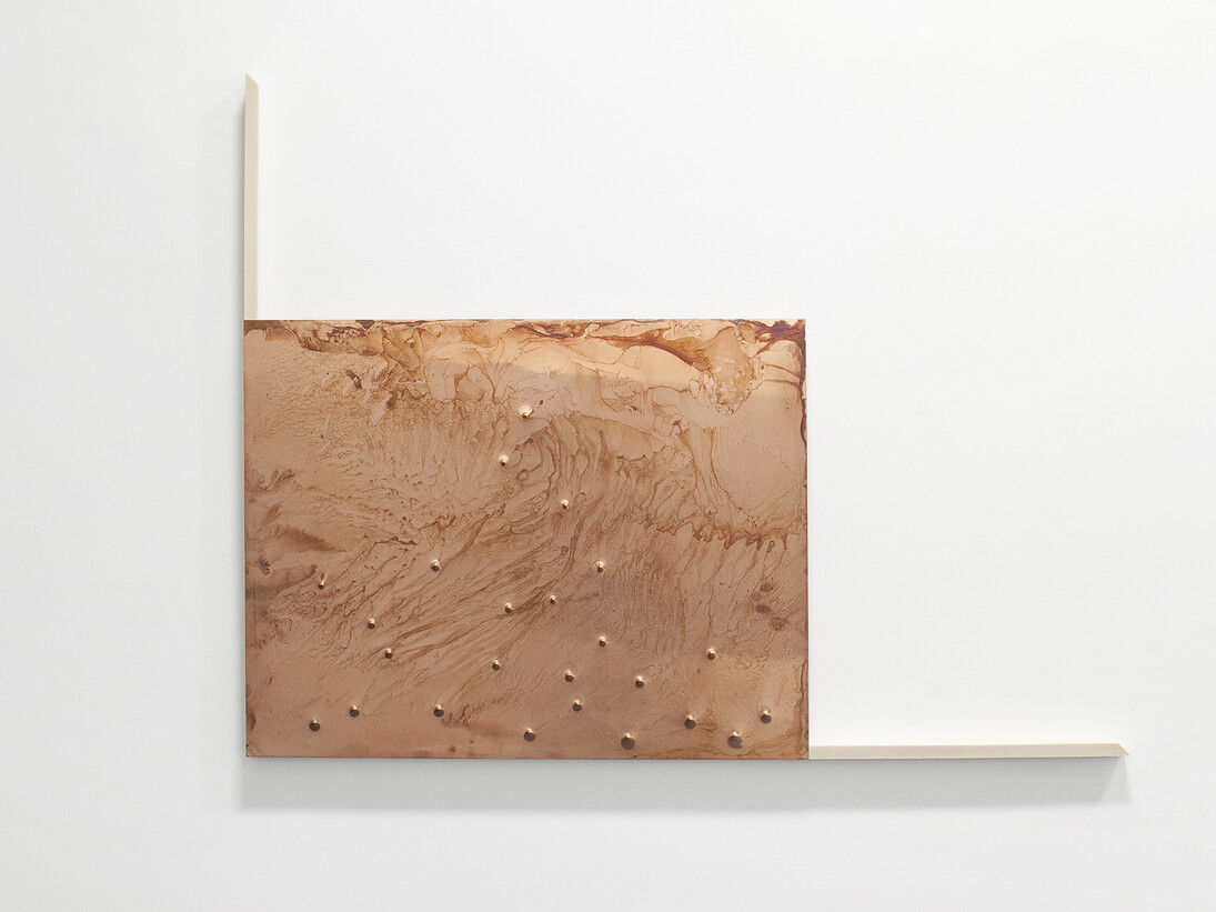 Shanta Rao, Sans titre, 2015, Sérigraphie, emboutissage et oxydation sur cuivre ( montée sur demi-châssis), 77 x 99 cm © Courtesy de l’artiste et Galerie Nathalie Obadia, Paris/Bruxelles