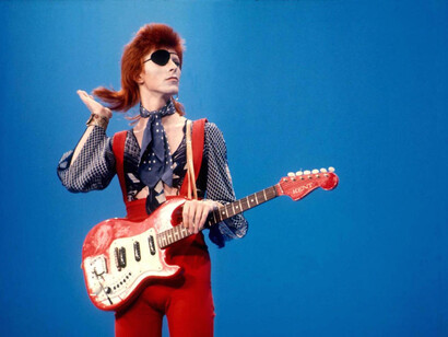 David Bowie  interpreta "Rebel Rebel"