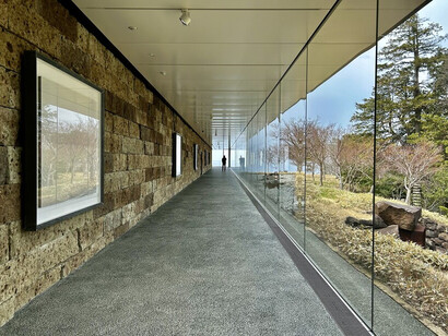 Interior of Summer Solstice Light-Worship 100-Metre Gallery © Alma Reyes