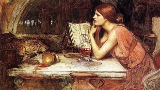 Sketch of Circe, dipinto di John William Waterhouse, 1911-1914. Circe è la dea che si mette in viaggio con Icaro verso l'isola di Eea, secondo la mitologia greca. Nonostante Dedalo fosse un mero mortale, ebbe il coraggio di dichiararsi a lei, dimostrando come, a volte, una certa dose di presunzione e fiducia verso i propri mezzi portino risultati eccezionali 