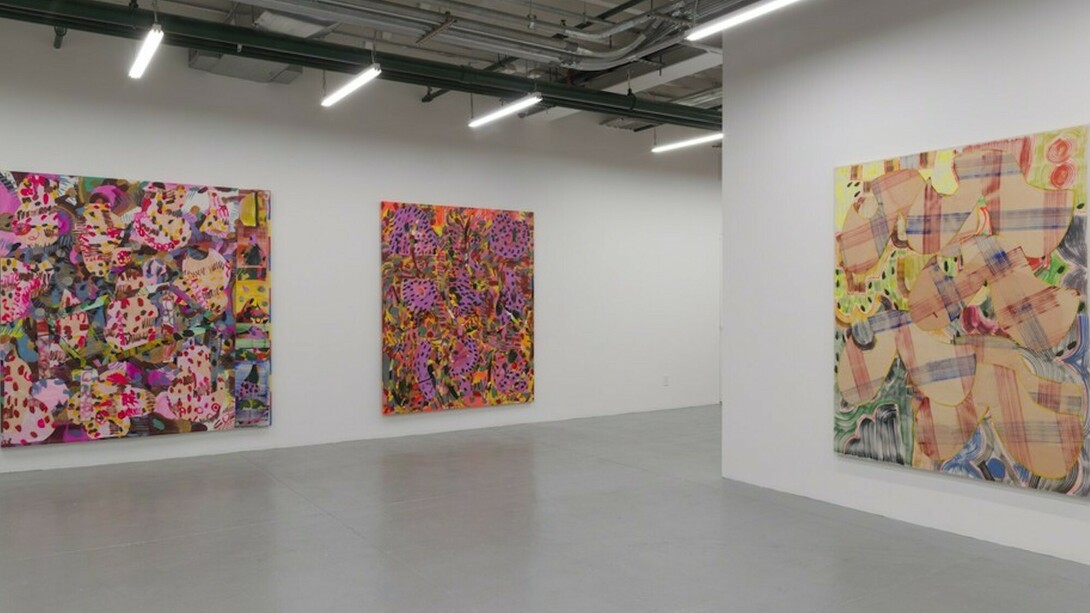 Ali Silverstein.To Put on the Edge, a Table, Exhbition view. Courtesy of Albertz Benda