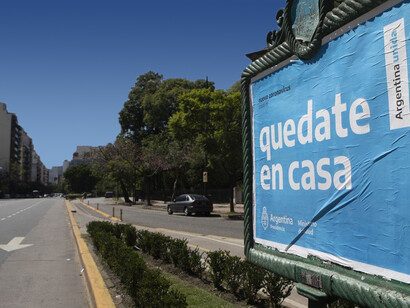Buenos Aires, Argentina. La realidad argentina, con sus crisis cíclicas y absurdos mediáticos, terminó pareciéndose más a una creepypasta que a un noticiero