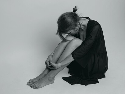 Mulher triste. Problema percebido enquanto limitação, incapacidade ou dificuldade