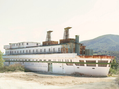 Silvia Camporesi - Atlas Italiae 05
Castello / Castle
Rovasenda
(Piemonte), Silvia Camporesi, 2015
Dimensioni variabili
Edizione 5+1