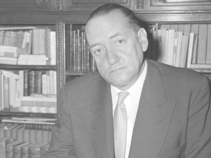 Alejo Carpentier también ejerció las profesiones de periodista y musicólogo, con investigaciones musicales y organizaciones de conciertos