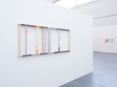 Florian Slotawa, Grammatik einfach erklärt, exhibition view. Courtesy of Von Bartha